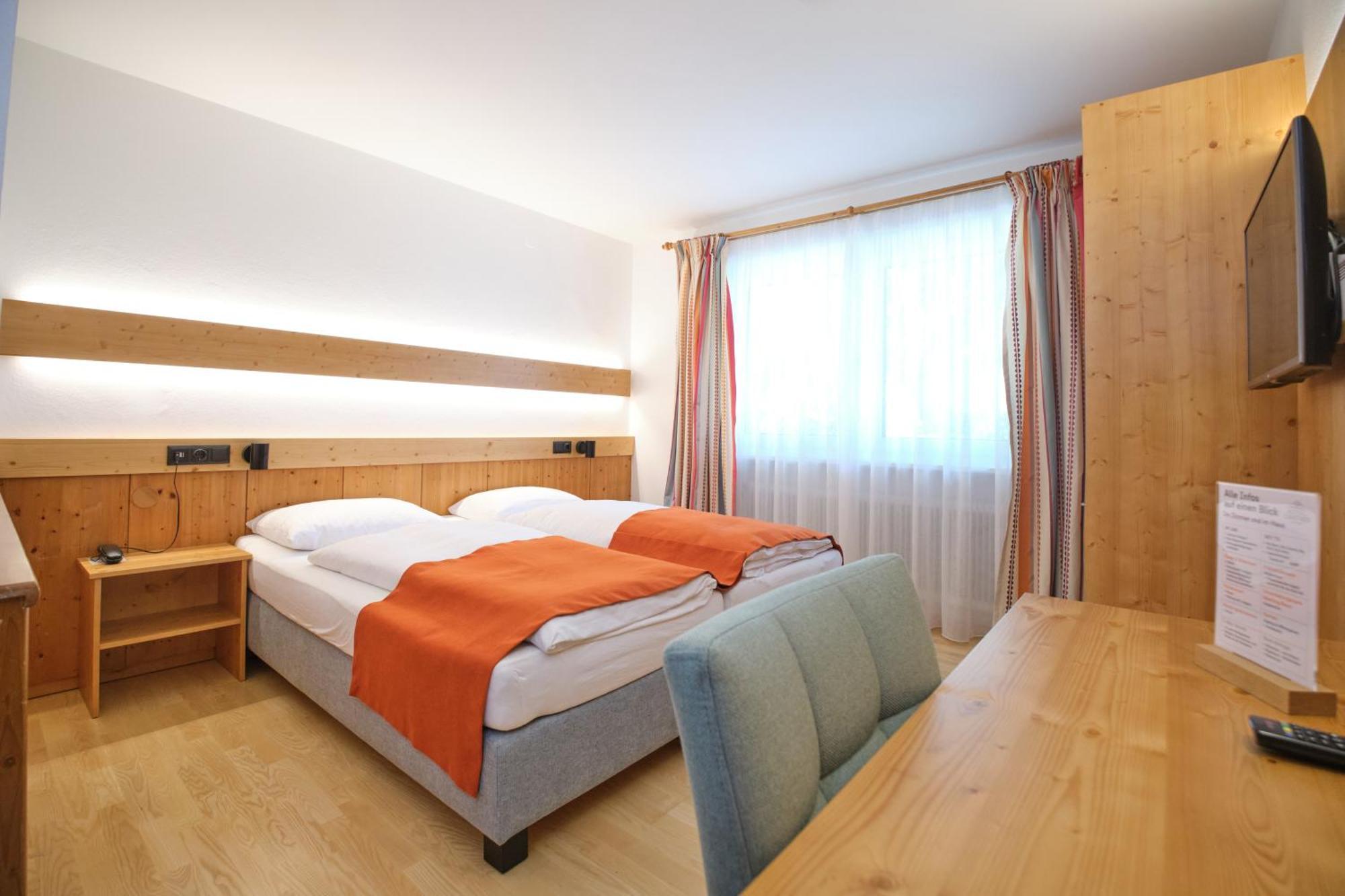 Santner, Hotel Eugendorf Exterior photo